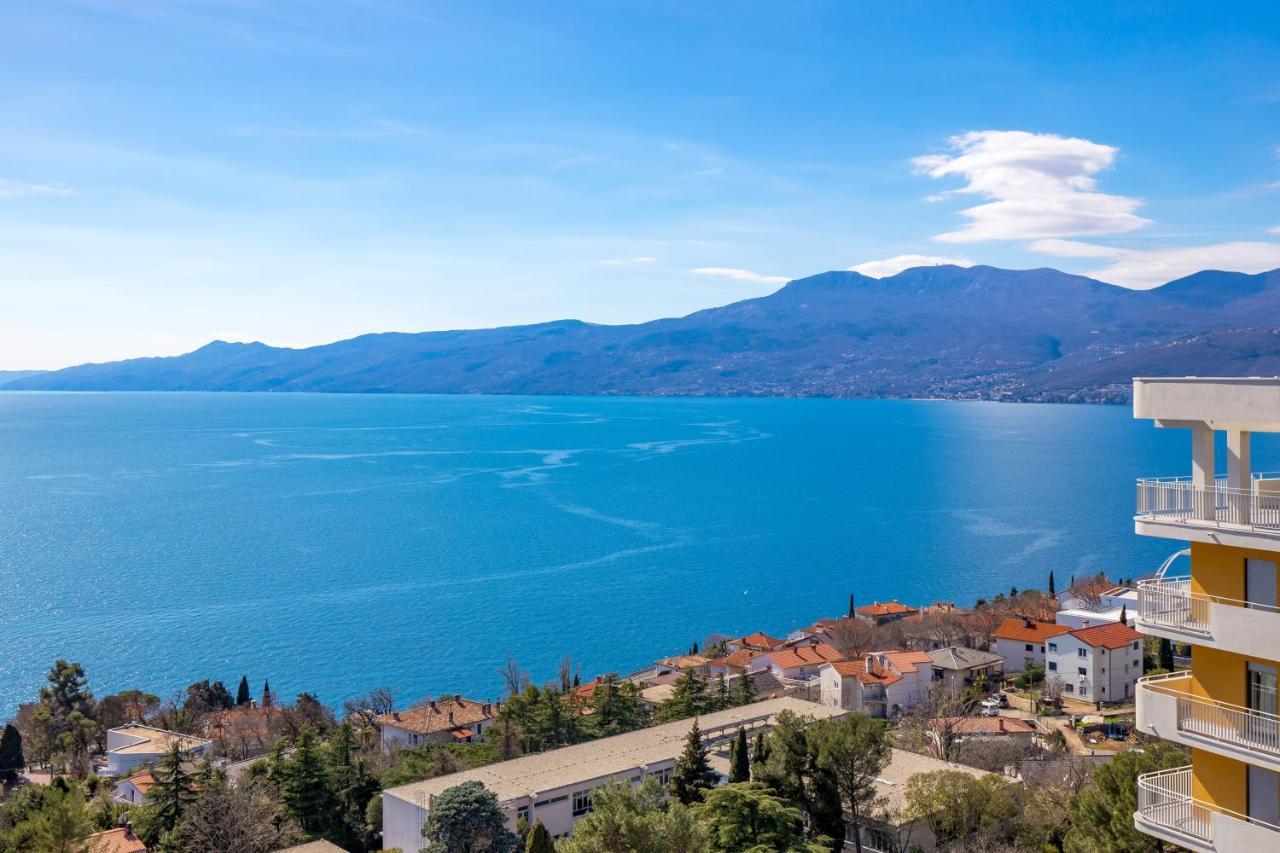 Apartman Flos Maris Rijeka Exteriör bild